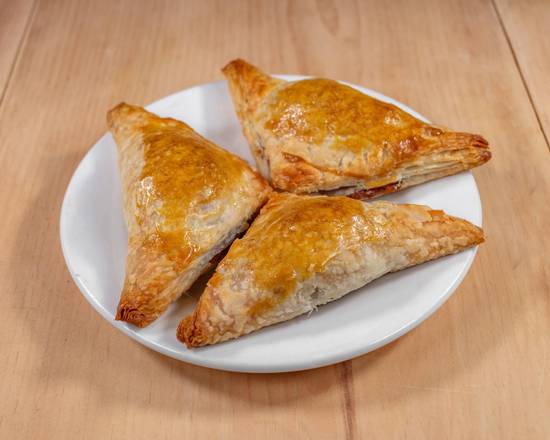 Bbq Pork Pastry with Sesame 蜜汁叉燒酥